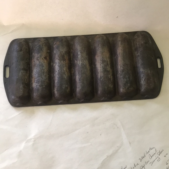 Cast Iron Cornbread Baker - Picture 3 of 5